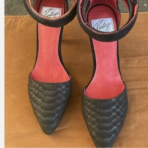 VINTAGE (BRIDGES) by JEFFREY CAMPBELL BLK PYTHON W/ANKLE STRAP